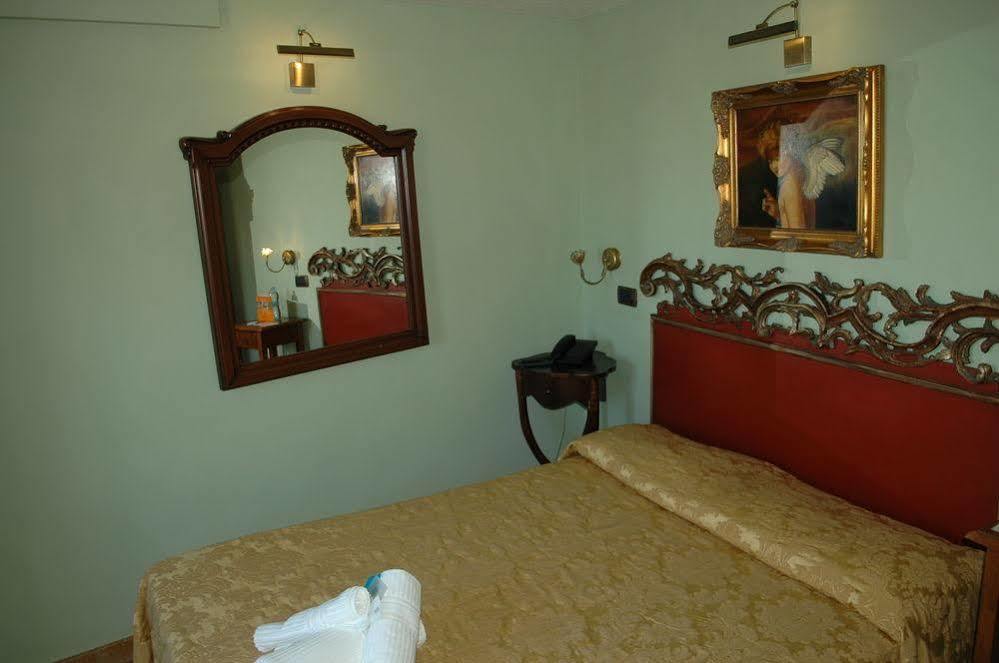 Hotel Vibel Рим Экстерьер фото